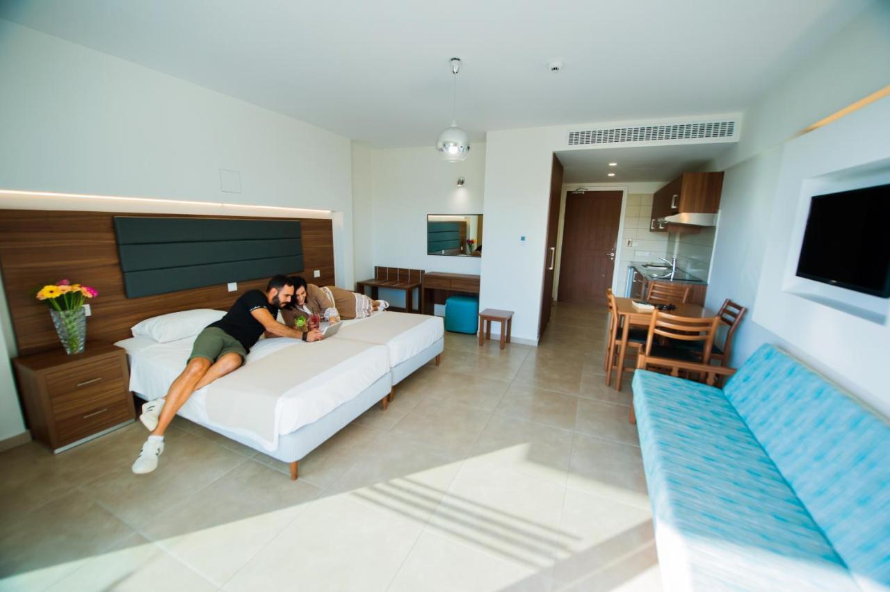 Livas Hotel Apartments Pernera Dış mekan fotoğraf