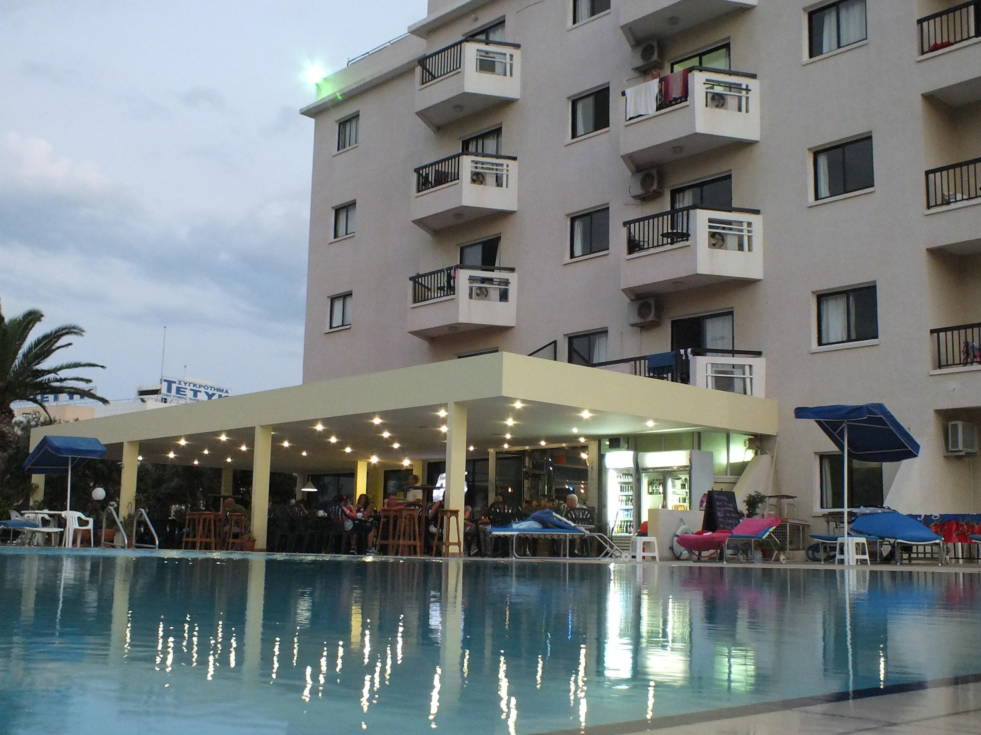 Livas Hotel Apartments Pernera Dış mekan fotoğraf