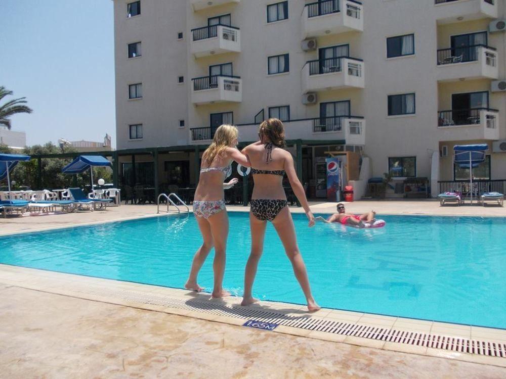 Livas Hotel Apartments Pernera Dış mekan fotoğraf